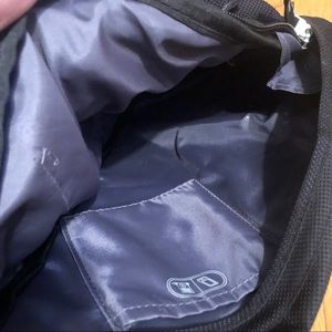 swissgear 1818 triangle sling bag